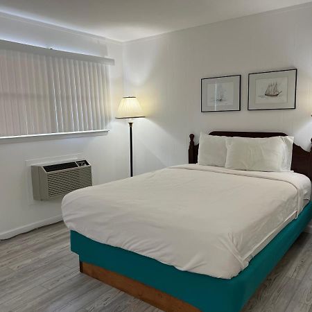 Voyager Inn Сент-Игнас Экстерьер фото