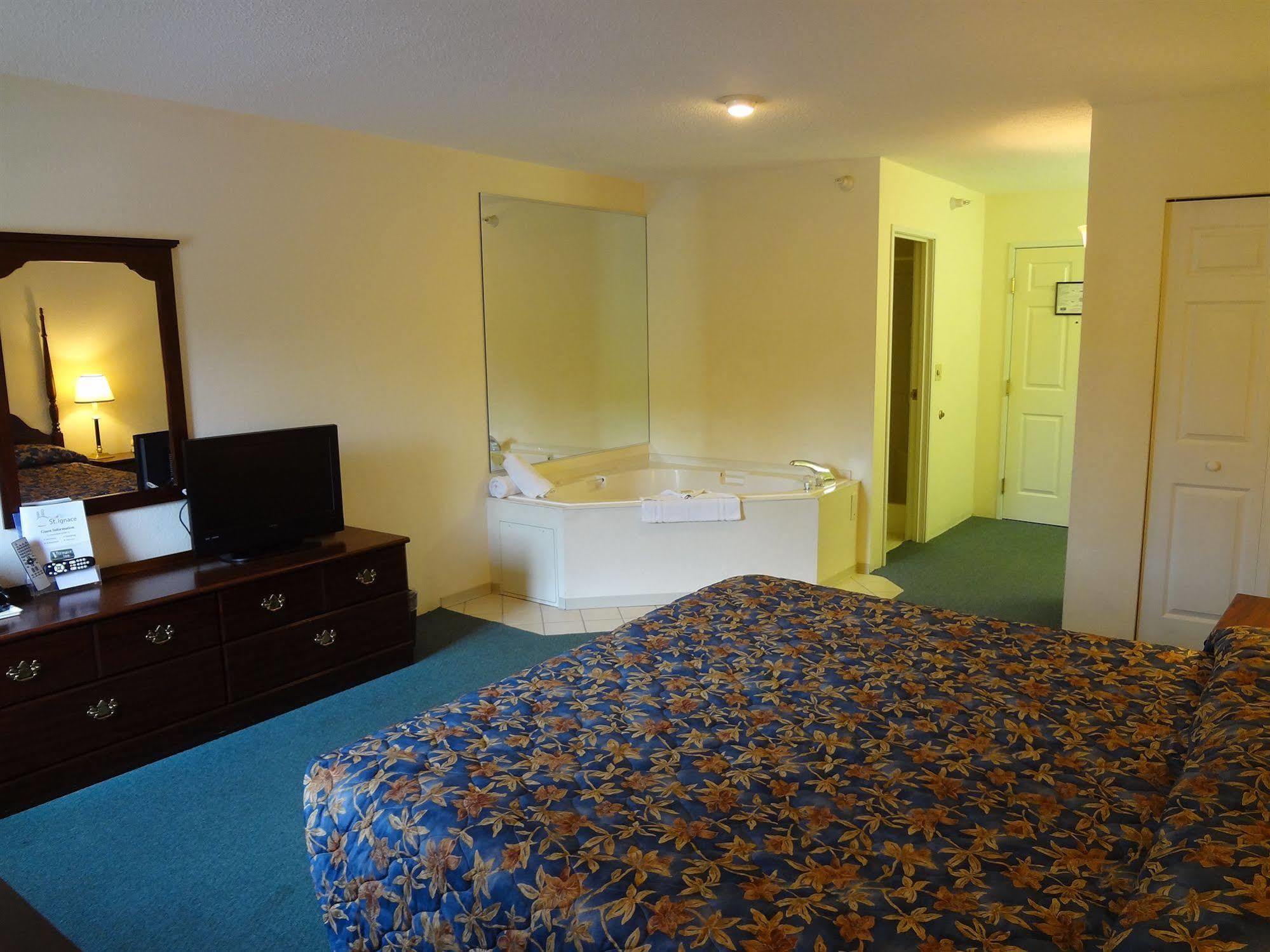 Voyager Inn Сент-Игнас Экстерьер фото